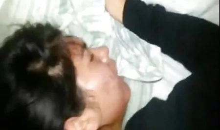 دیک بلندی بلند سیاه داخل یک گربه سريال هاي سكسي سفید است